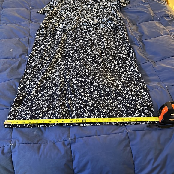 One length dress size 16 P color blue, white floral pattern - Picture 4 of 10